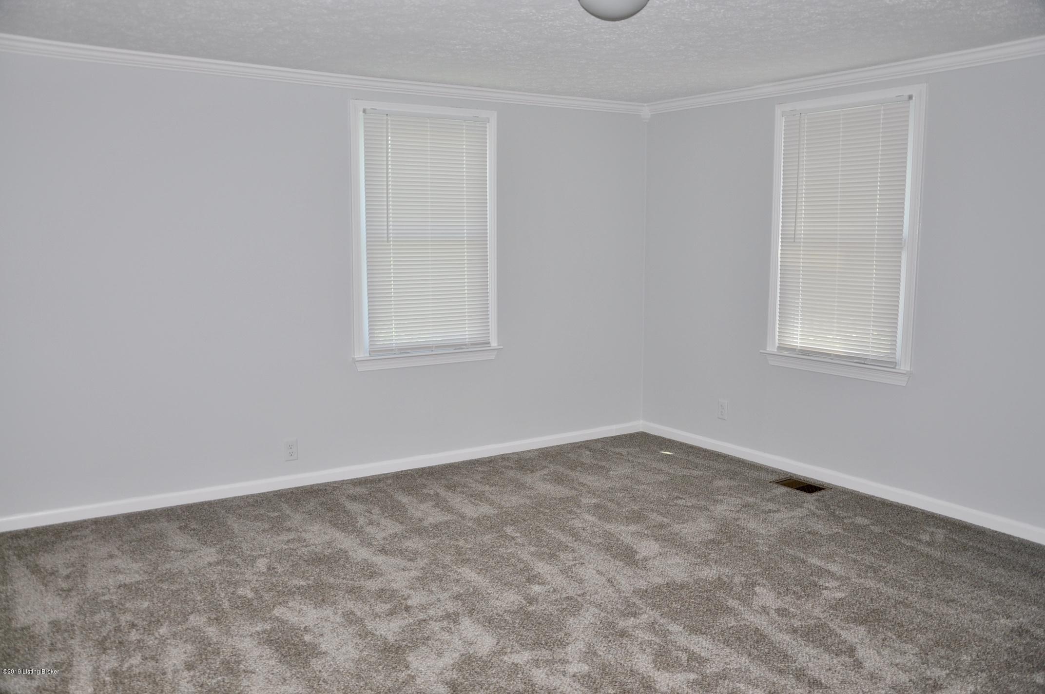 6512 Delton Road Louisville, KY 40258 - Photo 18 of 35 master bedroom