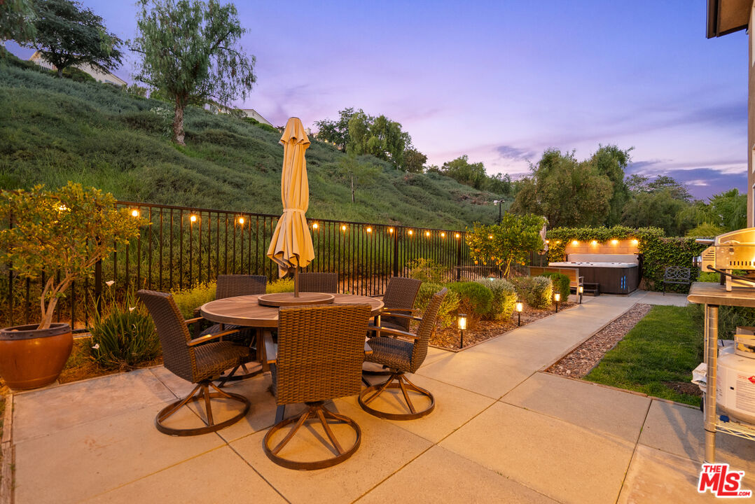 25618 Henley Way Stevenson Ranch, CA 91381 - Photo 5 of 47