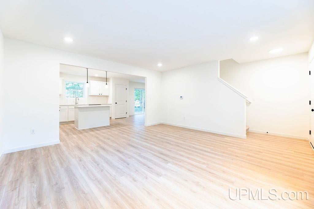 39 Tipperary Road Gladstone, MI 49837 - Photo 20 of 52 Gallery Image 20