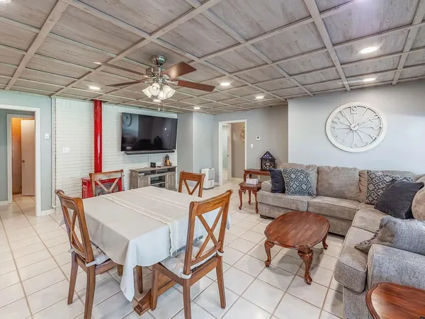 $465,000 | 249 Peace Chapel Road, Scotts Hill, TN 38374