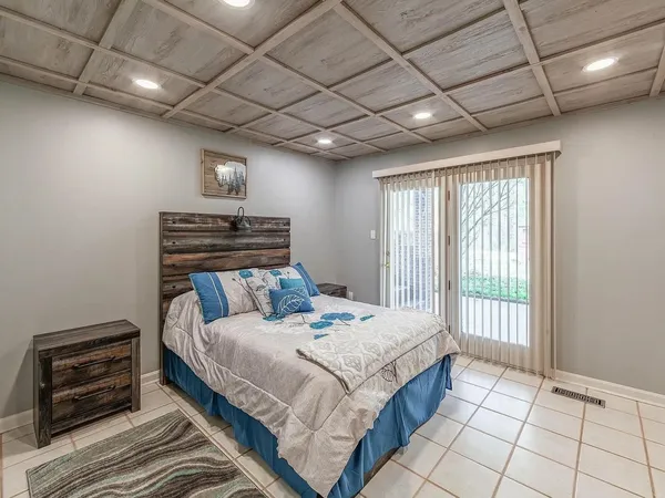 $465,000 | 249 Peace Chapel Road, Scotts Hill, TN 38374