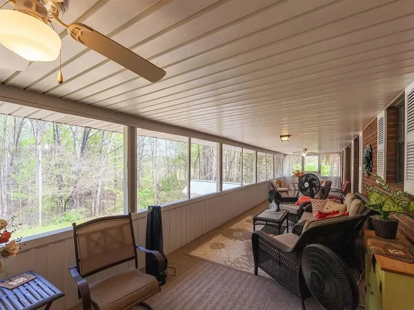 $465,000 | 249 Peace Chapel Road, Scotts Hill, TN 38374