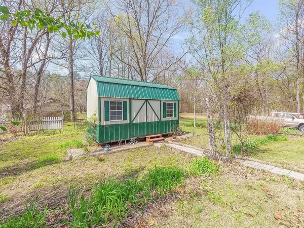 $465,000 | 249 Peace Chapel Road, Scotts Hill, TN 38374