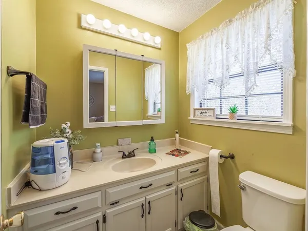 $465,000 | 249 Peace Chapel Road, Scotts Hill, TN 38374