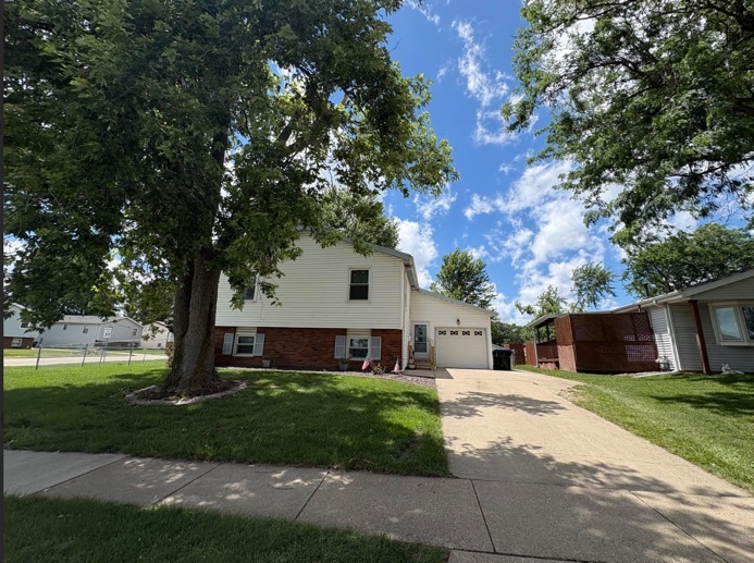 1402 North Hershey Road Bloomington, IL 61704 - Photo 2 of 43