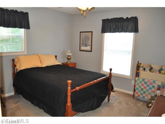 607 Silver Ridge Drive Lexington, NC 27292 - Photo 10 of 15 2nd Bedroom.