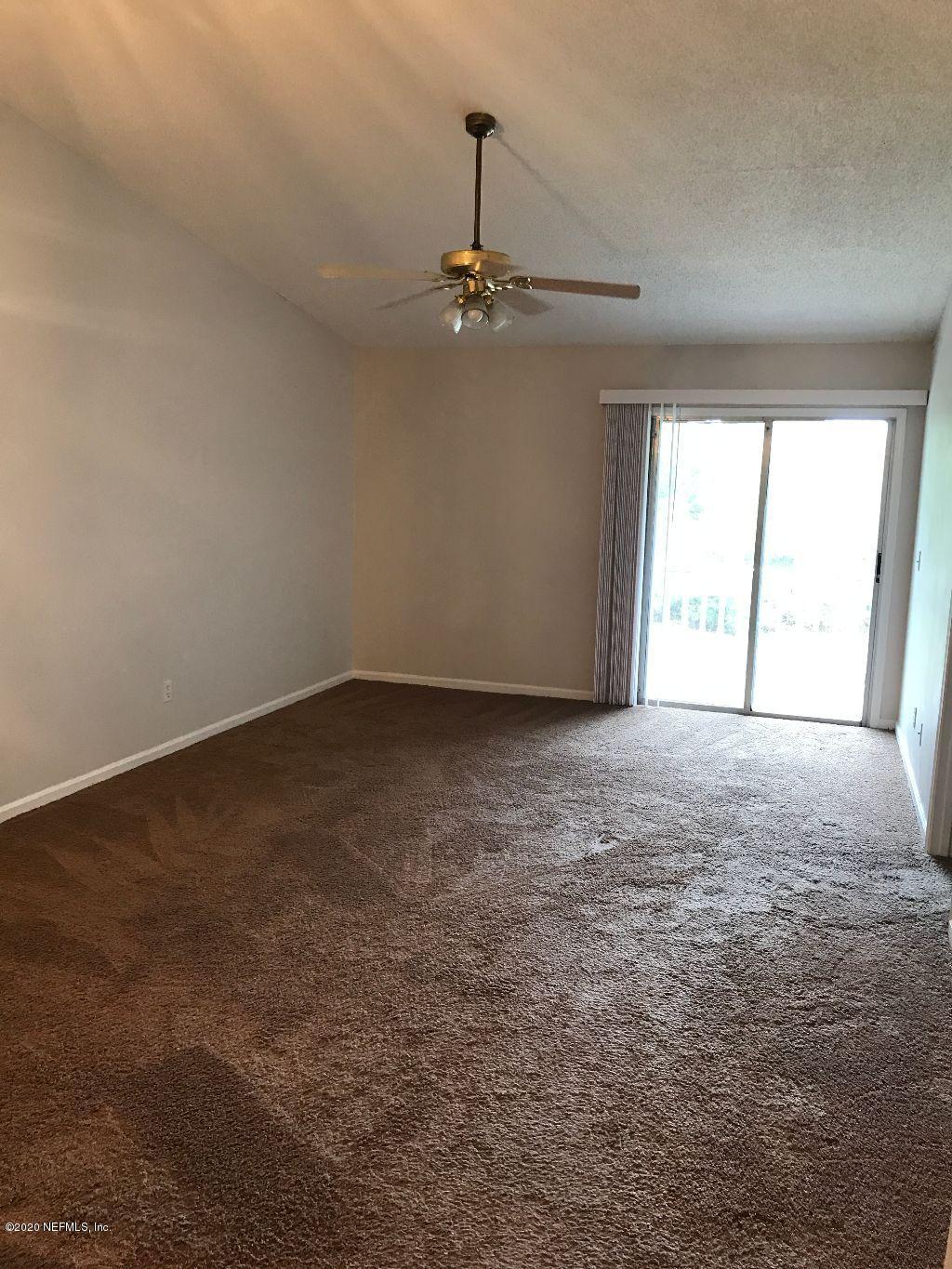 3270 Ricky Drive, Unit 1803 Jacksonville, FL 32223 - Photo 2 of 12 Large Living Area