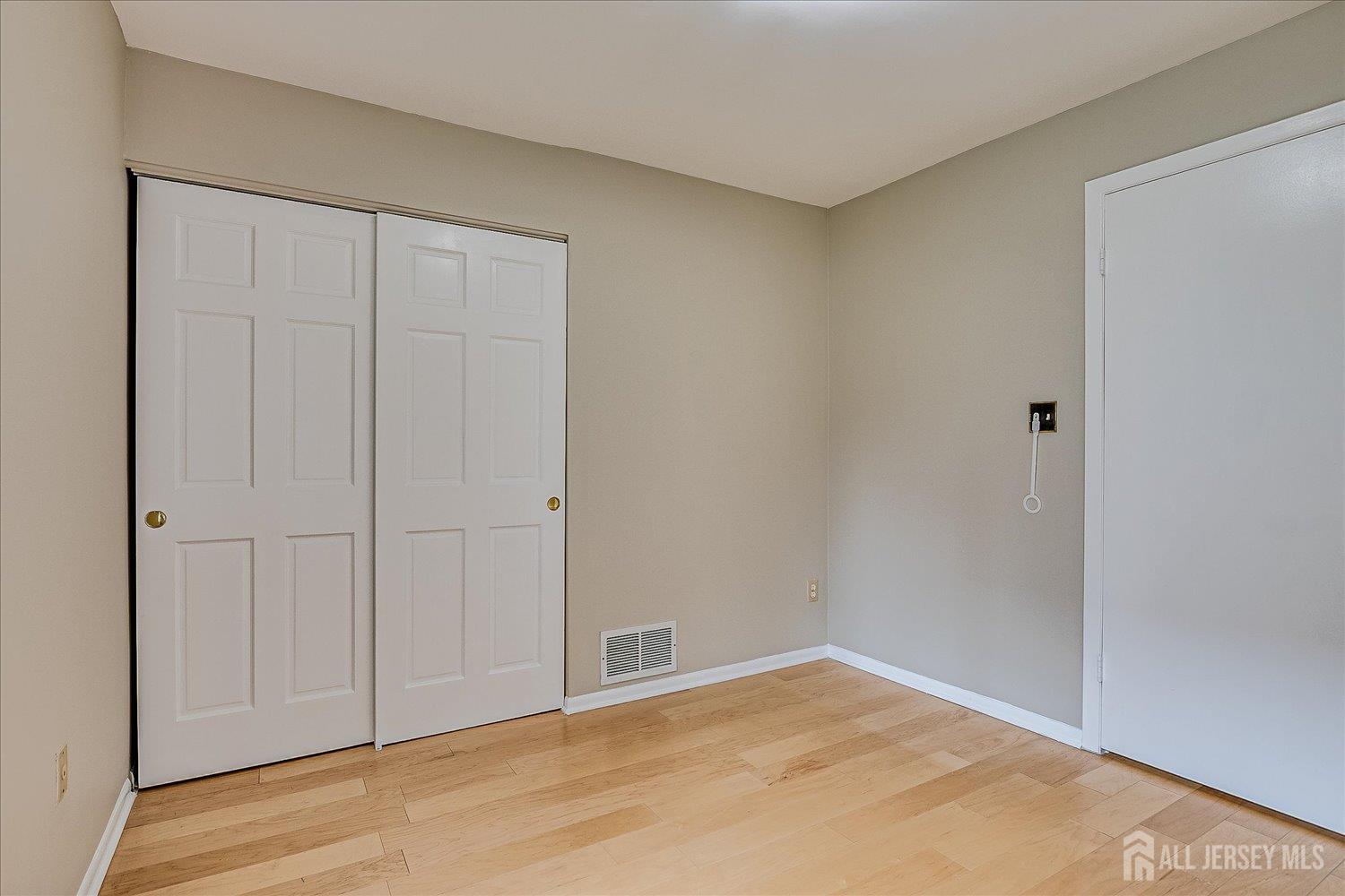 83 Park Gate Drive Edison, NJ 08820 - Photo 28 of 35 a view of an empty room