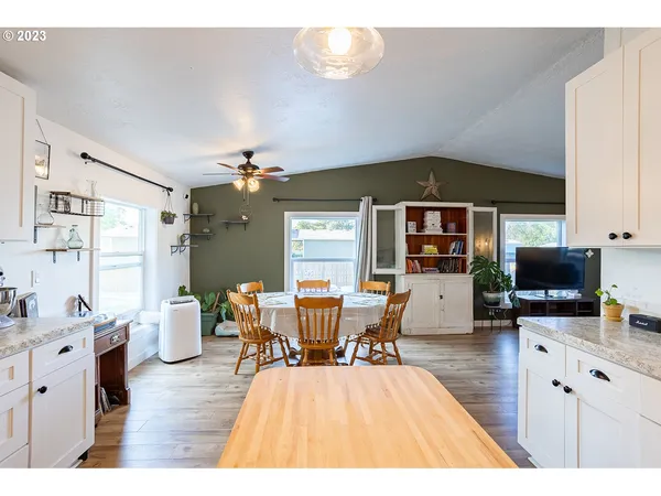 $335,000 | 485 East 2nd Street, Halsey, OR 97348