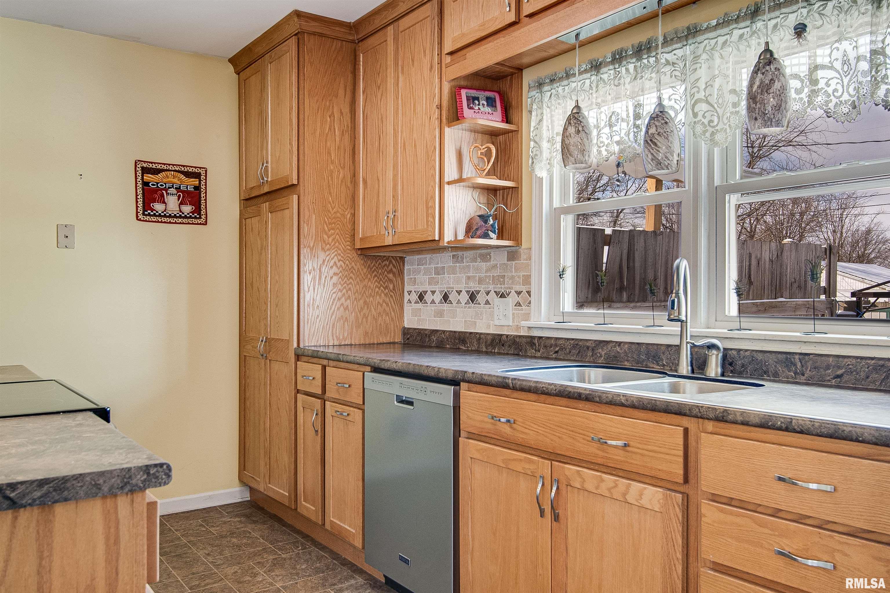 12 Harriet Lane Springfield, IL 62702 - Photo 8 of 26