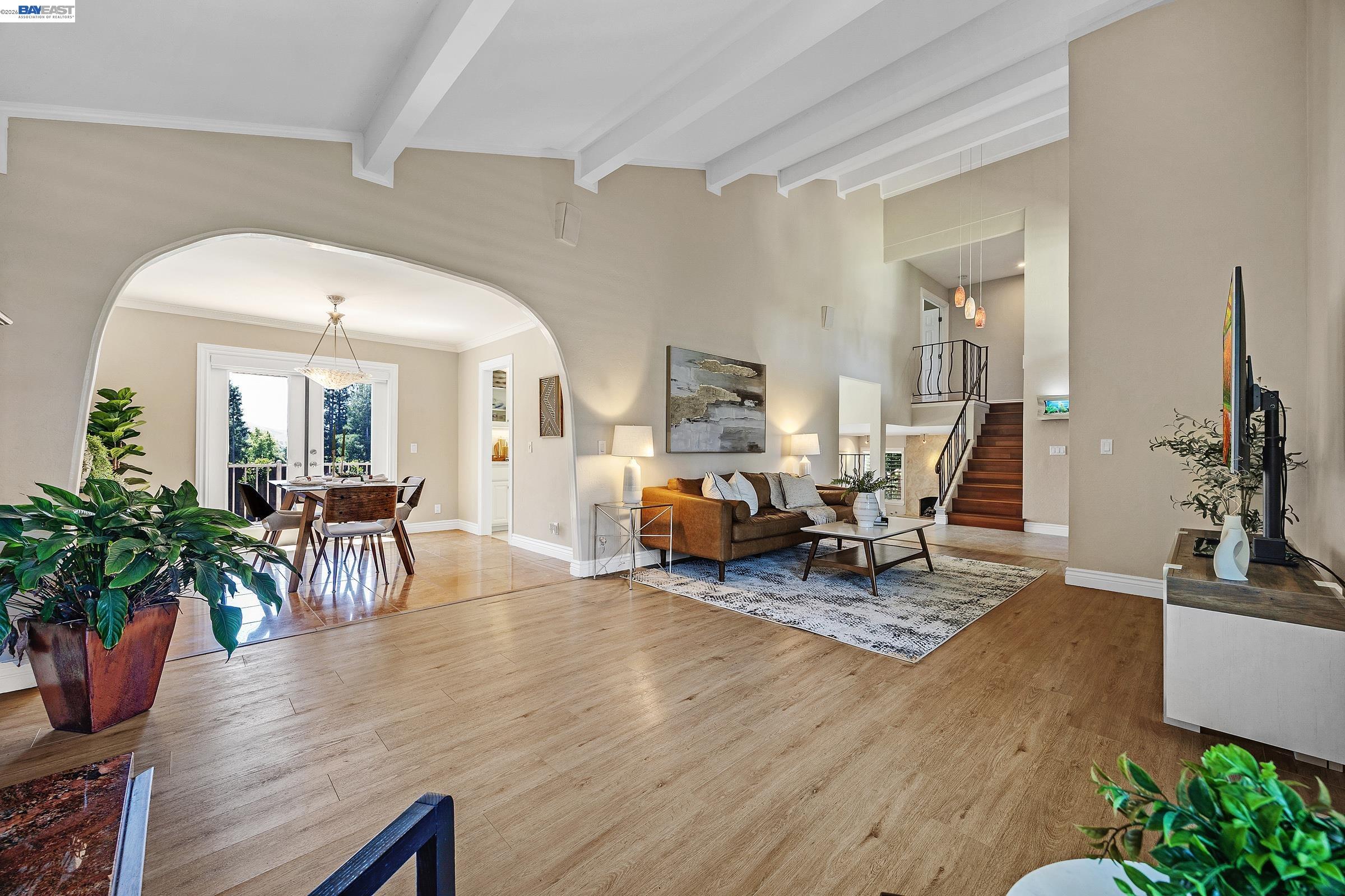 17 Suva Court San Ramon, CA 94582 - Photo 6 of 47 a living room with furniture and a potted plant