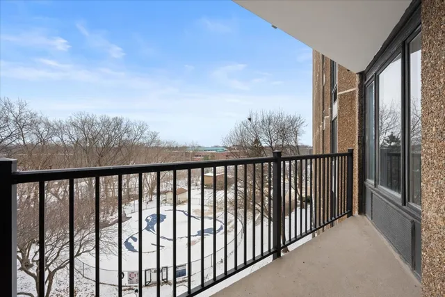 $169,000 | 1 Renaissance Place, Unit 409, Palatine, IL 60067