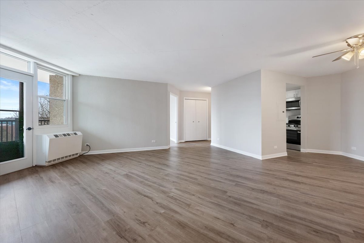 1 Renaissance Place, Unit 409 Palatine, IL 60067 - Photo 4 of 18