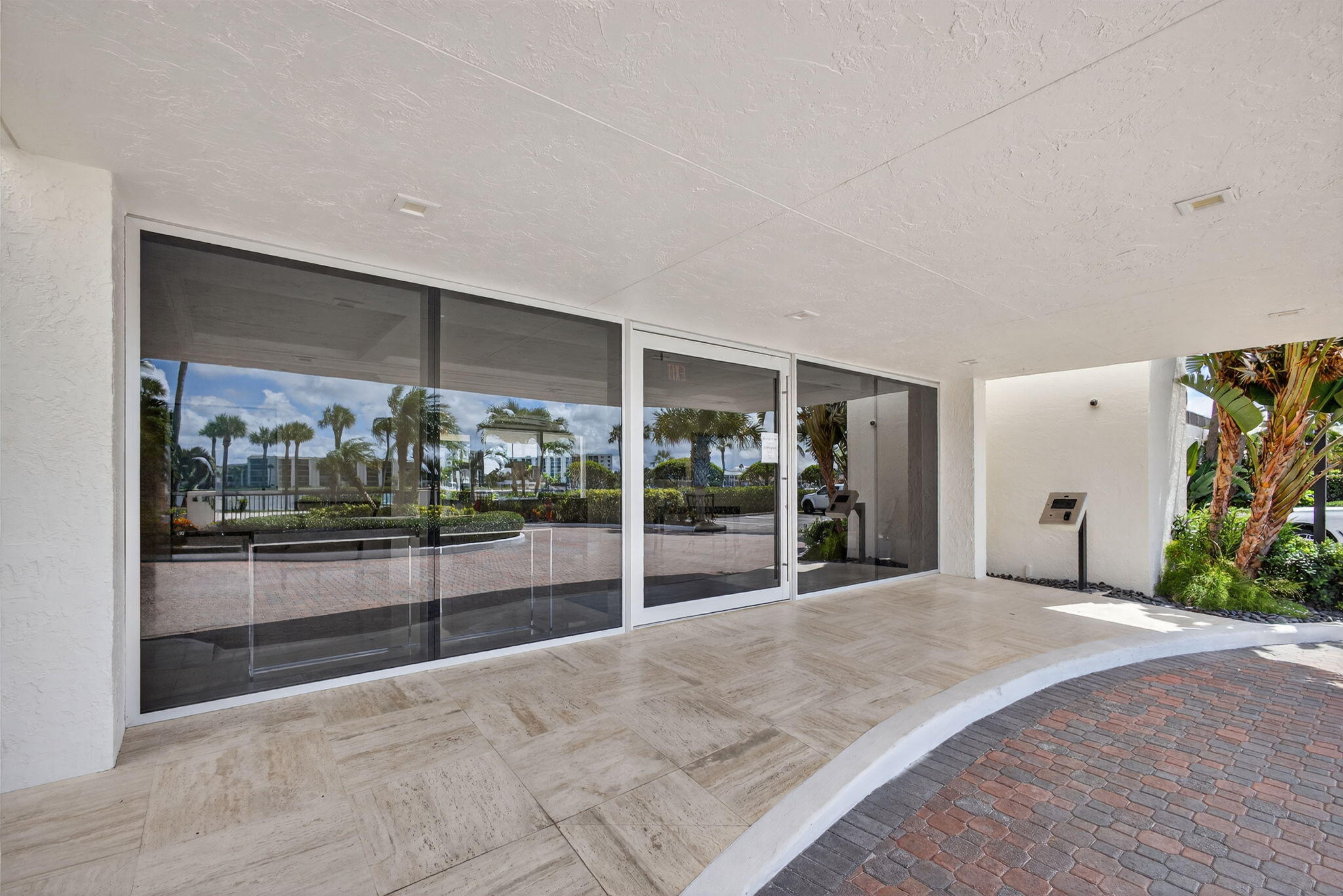 19900 South Beach Road, Unit 602 Jupiter, FL 33469 - Photo 3 of 50 4-web-or-mls-004_5D1A3877
