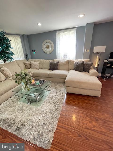 7283 Glenthorne Road Upper Darby, PA 19082 - Photo 6 of 36
