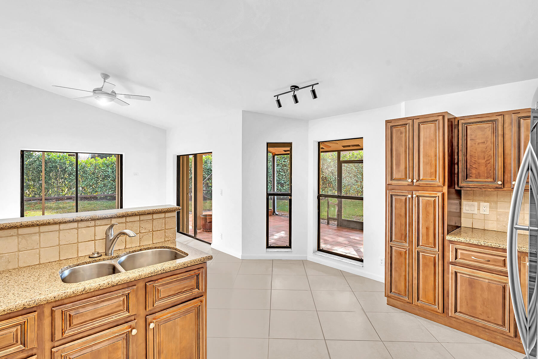 10701 San Bernardino Way Boca Raton, FL 33428 - Photo 27 of 73 DSC00141