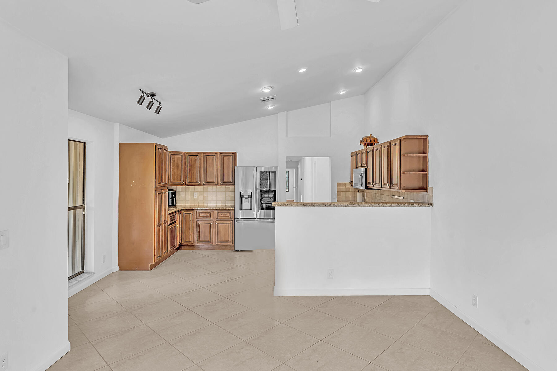 10701 San Bernardino Way Boca Raton, FL 33428 - Photo 31 of 73 DSC00186