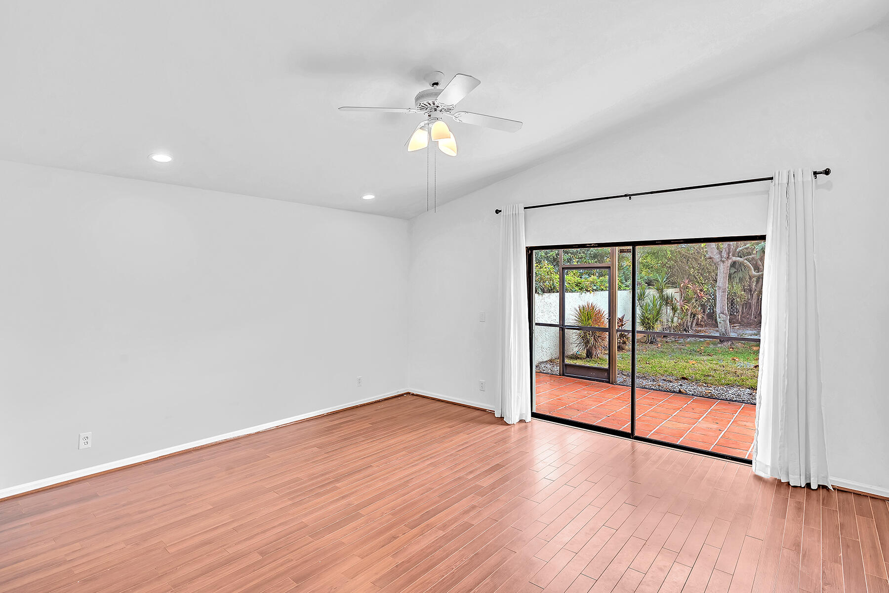 10701 San Bernardino Way Boca Raton, FL 33428 - Photo 32 of 73 DSC00221