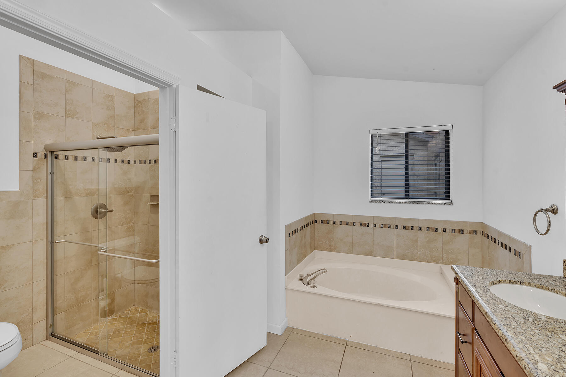 10701 San Bernardino Way Boca Raton, FL 33428 - Photo 36 of 73 DSC00251