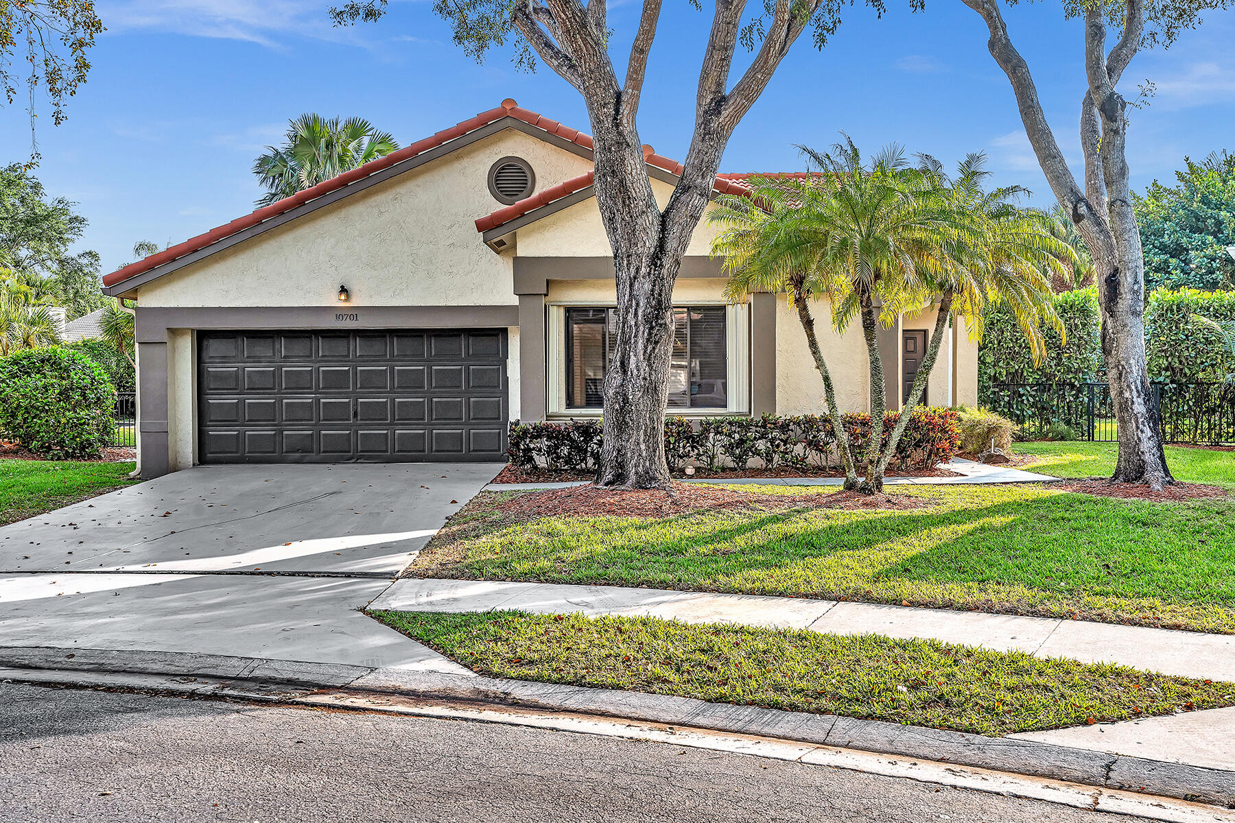 10701 San Bernardino Way Boca Raton, FL 33428 - Photo 5 of 73 DSC00011