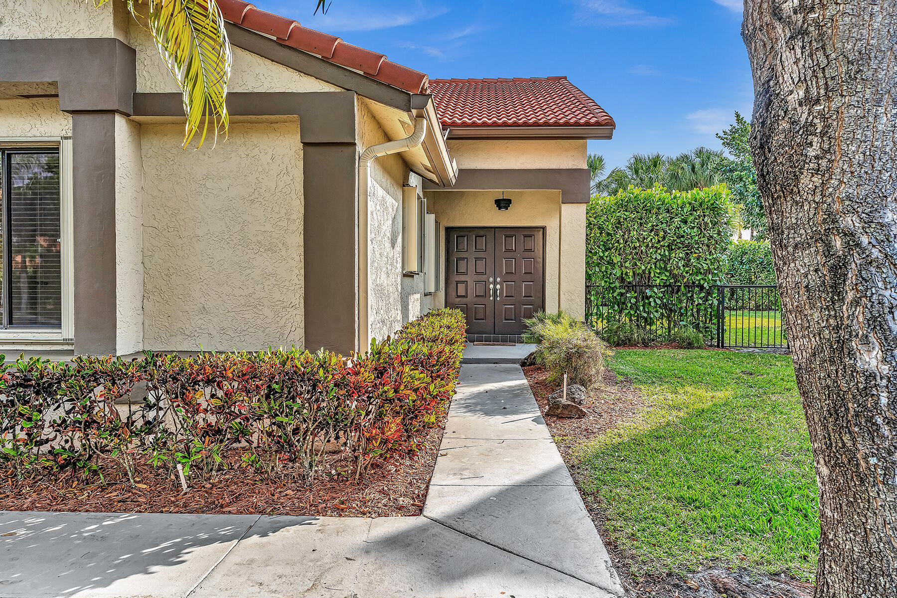 10701 San Bernardino Way Boca Raton, FL 33428 - Photo 7 of 73 DSC00021