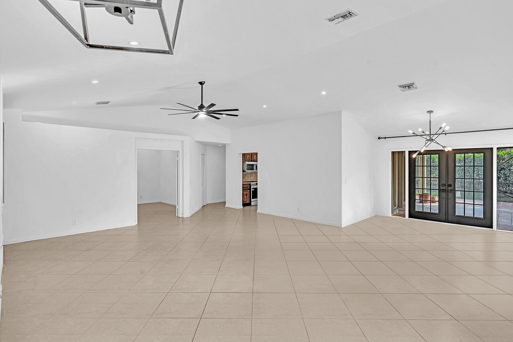 10701 San Bernardino Way Boca Raton, FL 33428 - Photo 10 of 73 DSC00046