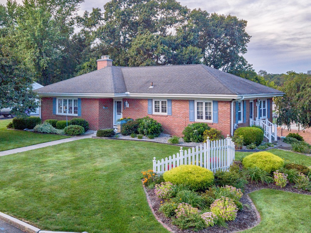 166 Nagle Street Springfield, MA 01151 - Photo 1 of 30 Gallery Image 1