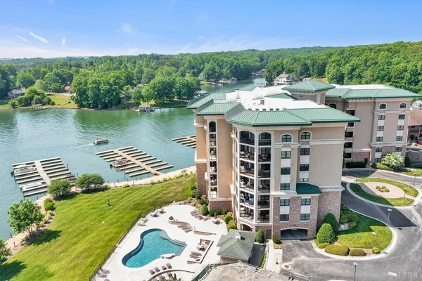 $654,000 | 100 Bridgewater Pointe Place, Unit 201, Moneta, VA 24121