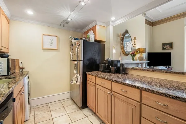 $4,000 | 64 Commonwealth Avenue, Unit 3, Boston, MA 02116