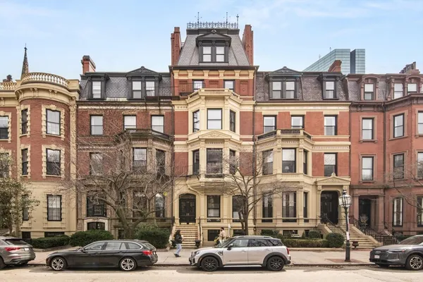 $4,000 | 64 Commonwealth Avenue, Unit 3, Boston, MA 02116
