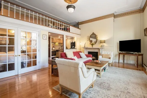 $4,000 | 64 Commonwealth Avenue, Unit 3, Boston, MA 02116