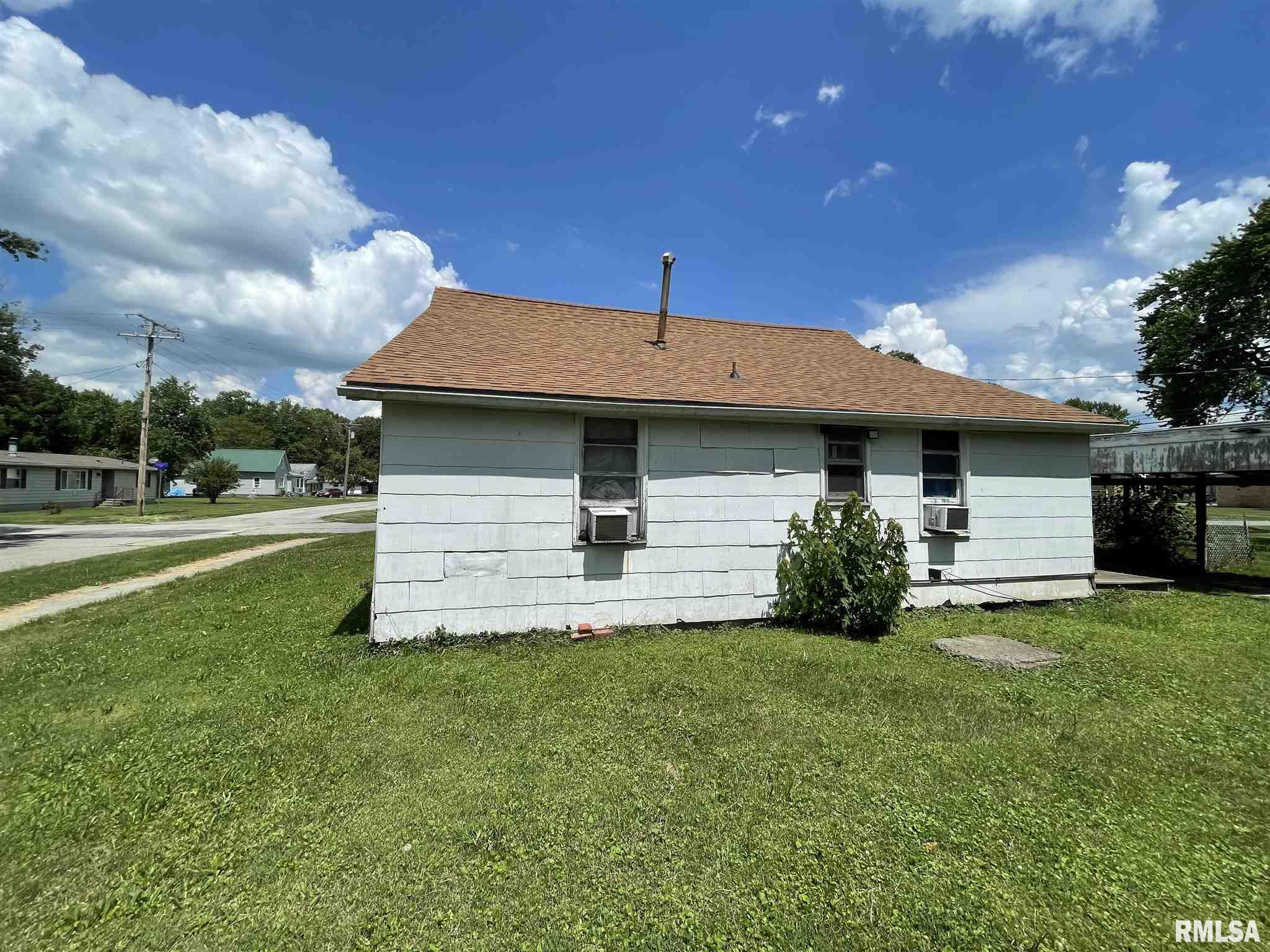 323 Foster Street Flora, IL 62839 - Photo 6 of 11 Gallery Image 6