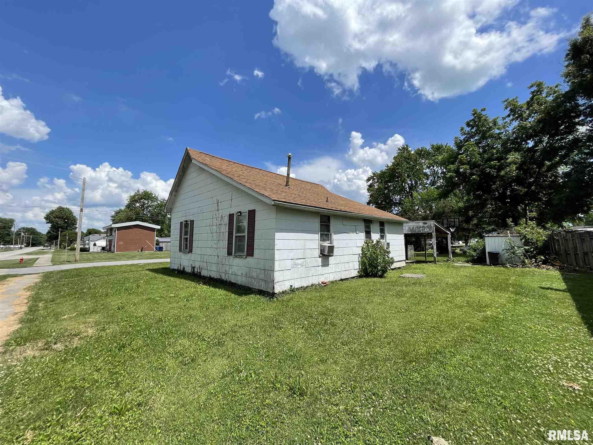 323 Foster Street Flora, IL 62839 - Photo 7 of 11 Gallery Image 7