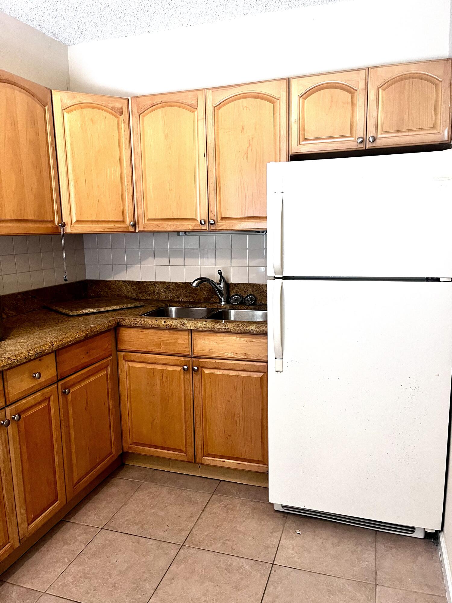 224 Conniston Road, Unit 2 West Palm Beach, FL 33405 - Photo 7 of 18 Kitchen