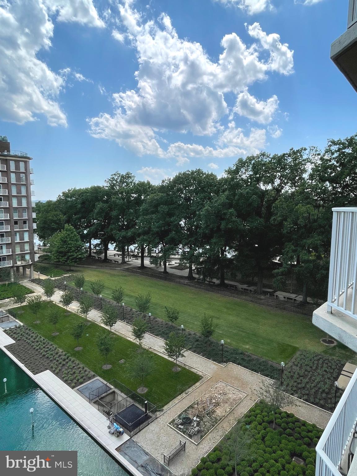 560 N Street Southwest, Unit N606 Washington, DC 20024 - Photo 4 of 33