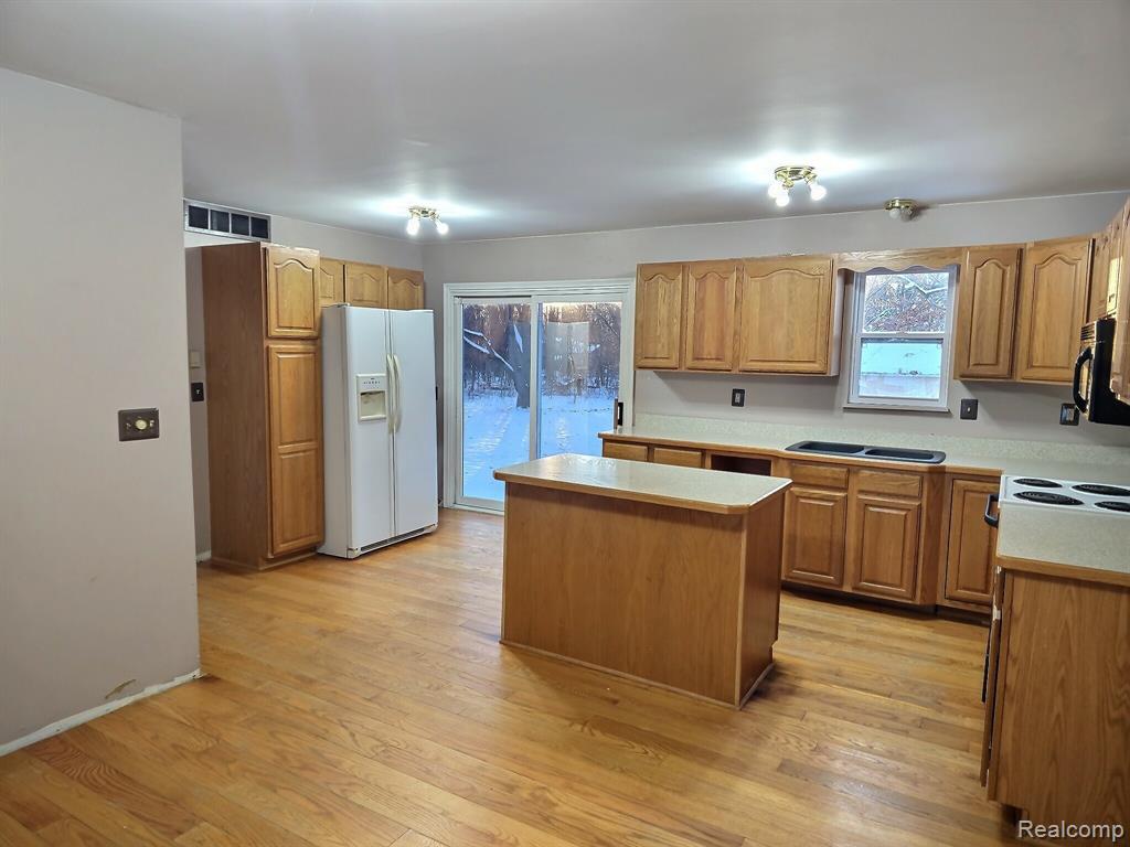 15122 Ripple Drive Linden, MI 48451 - Photo 6 of 21 Gallery Image 6