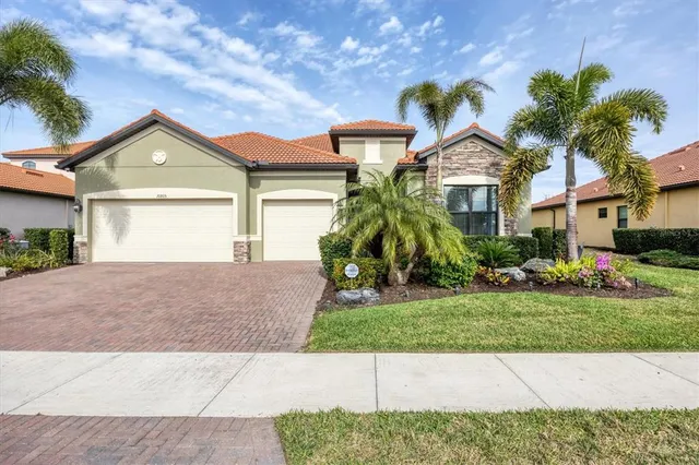 $1,050,000 | 10805 Whisk Fern Drive, Venice, FL 34293