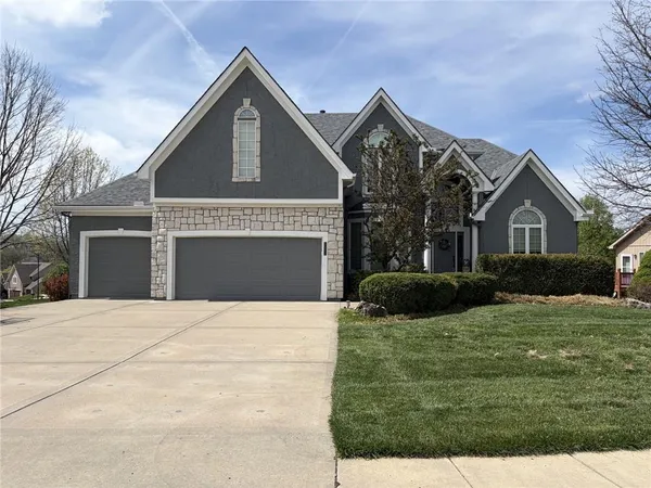 $610,000 | 7822 North Hull Avenue, Kansas City, MO 64151