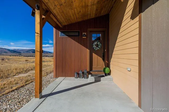 a view of an outdoor space