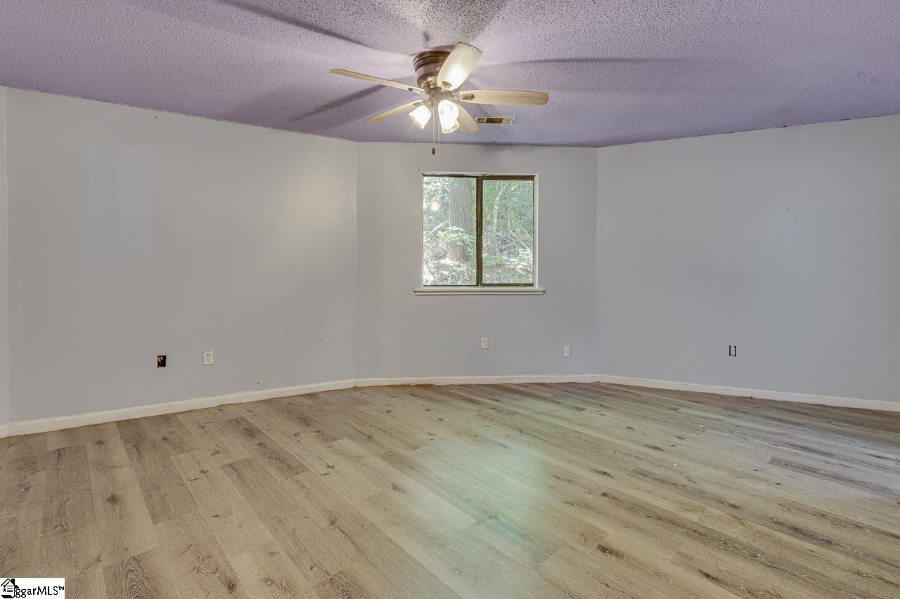 145 Hidden Valley Road Marietta, SC 29661 - Photo 14 of 37