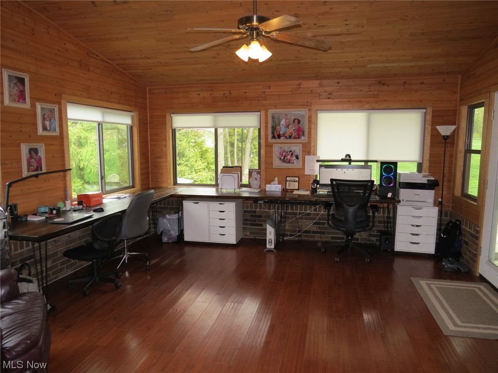 7943 Boneta Road Wadsworth, OH 44281 - Photo 10 of 34 Sun room or office retreat