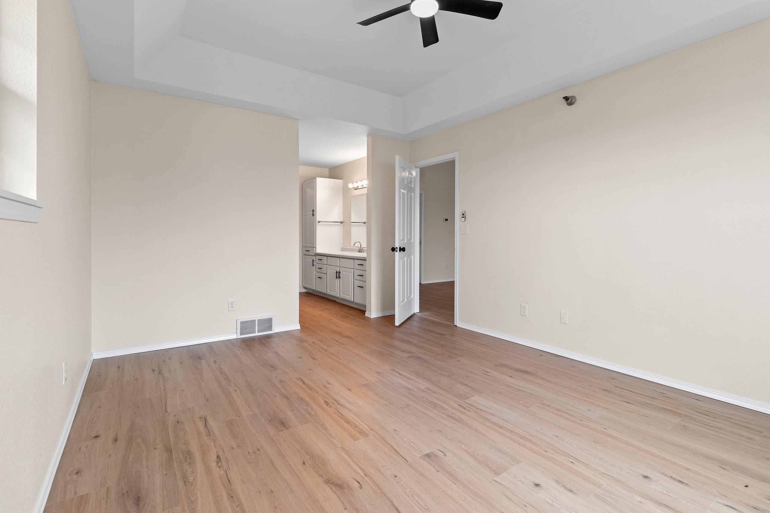 W6143 Victorian Drive, Unit 15 Appleton, WI 54915 - Photo 17 of 40
