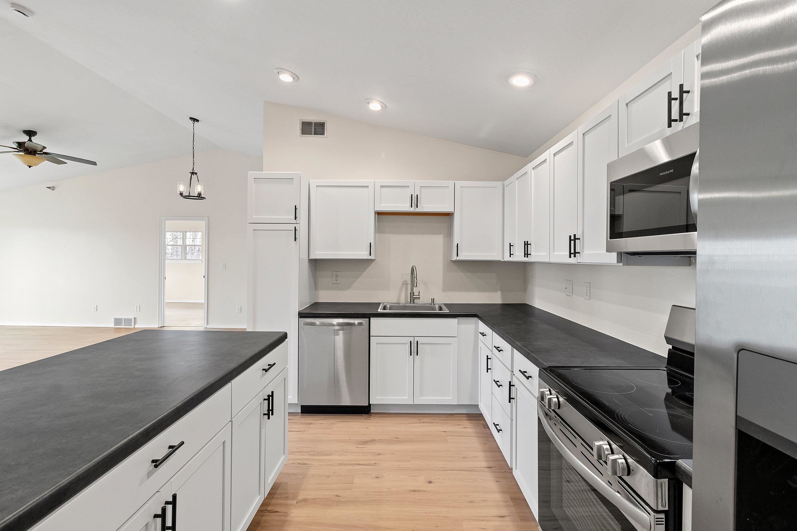 W6143 Victorian Drive, Unit 15 Appleton, WI 54915 - Photo 2 of 40