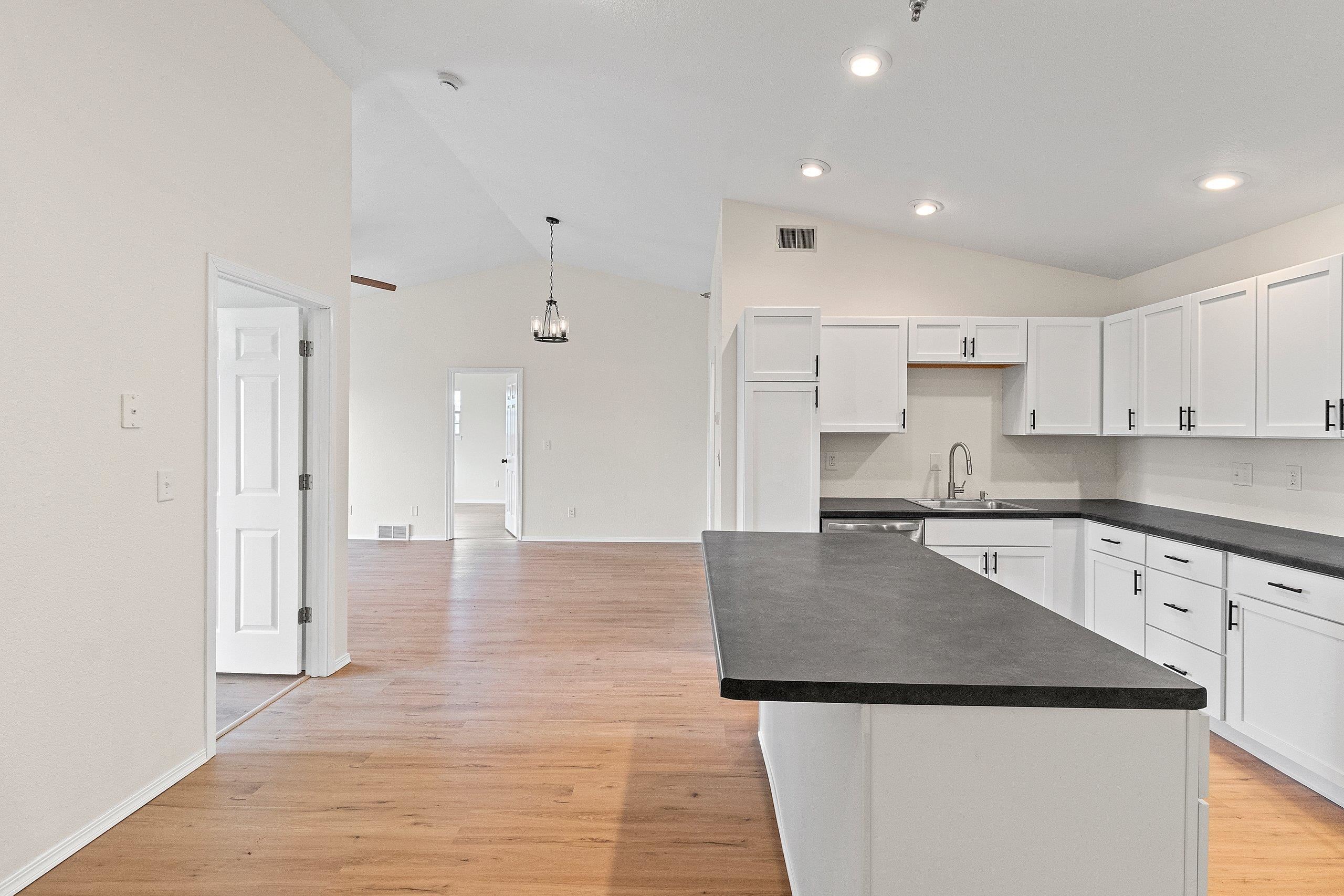 W6143 Victorian Drive, Unit 15 Appleton, WI 54915 - Photo 3 of 40