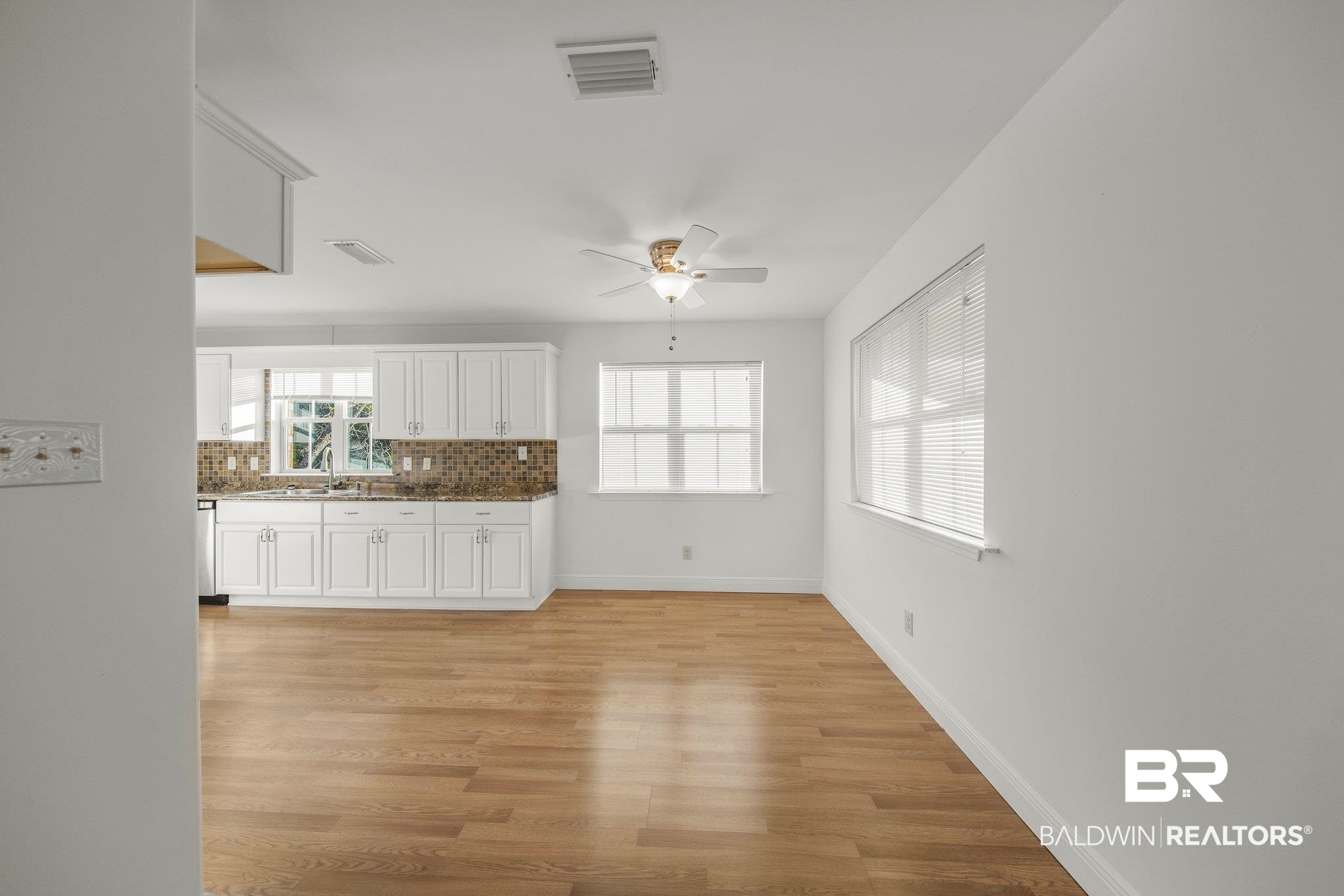 316 Pecan Ridge Boulevard Fairhope, AL 36532 - Photo 17 of 38 Breakfast Room