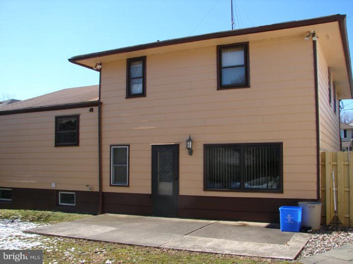 591 Kismet Road Philadelphia, PA 19115 - Photo 13 of 16 Exterior Back
