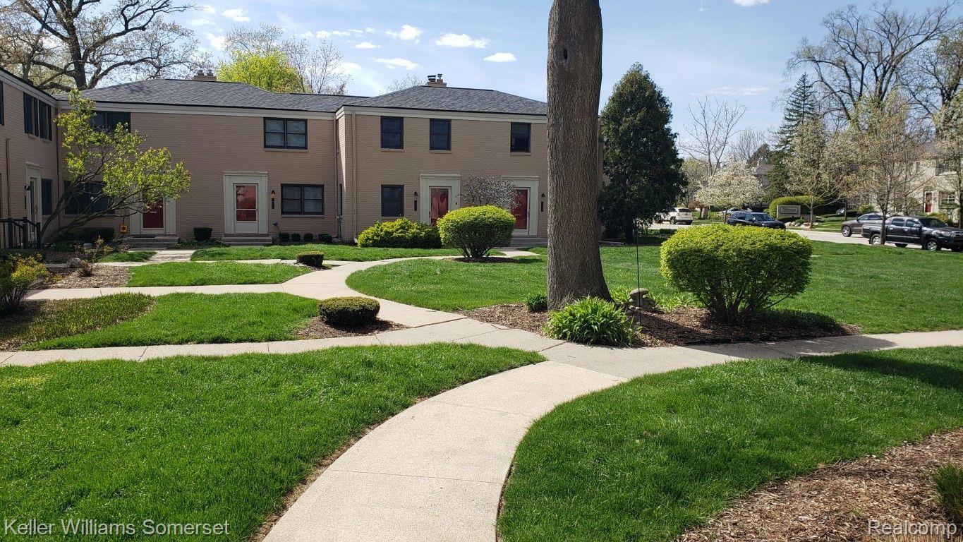1954 Graefield Road Birmingham, MI 48009 - Photo 2 of 32 Gallery Image 2