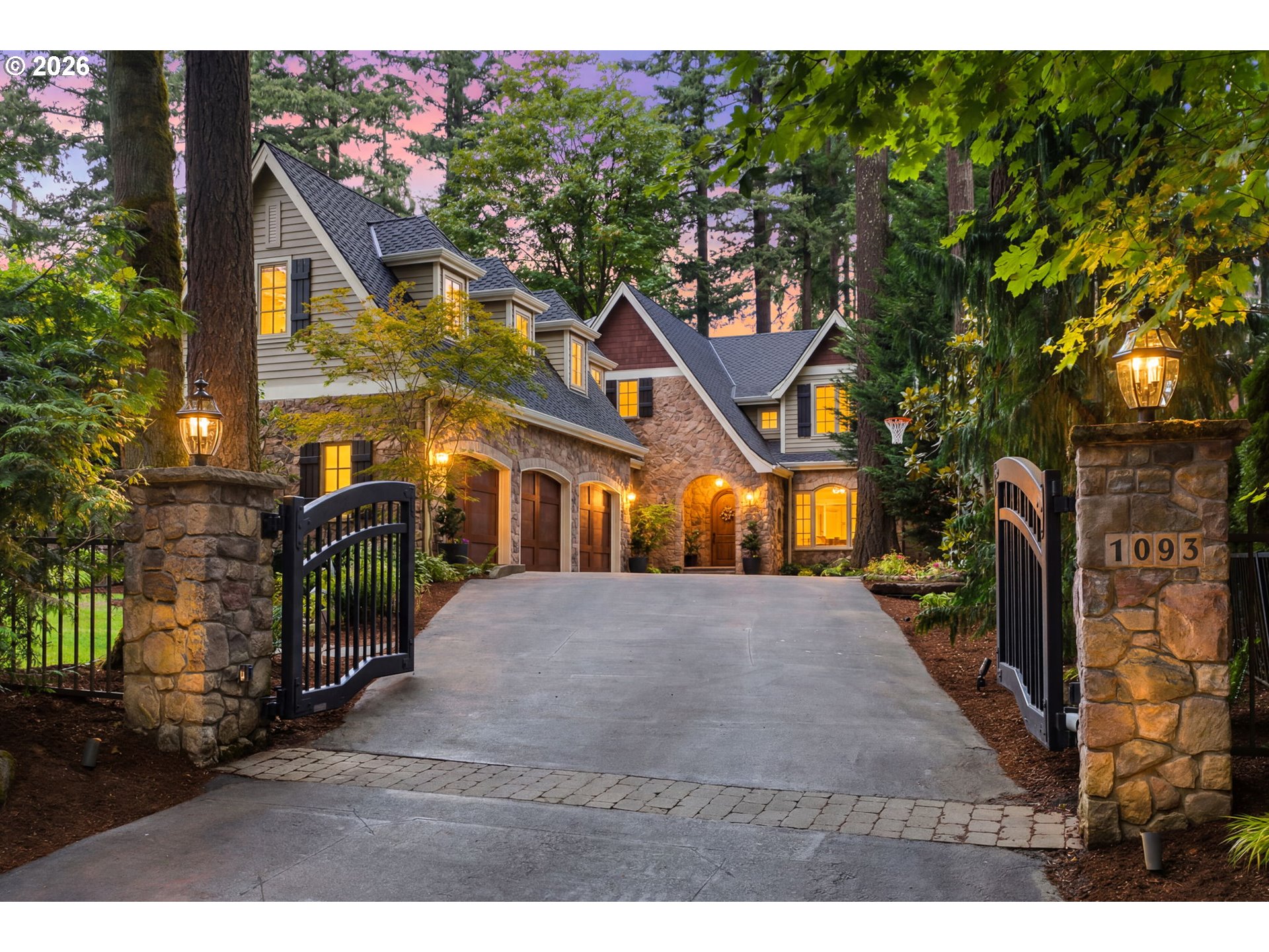 1093 Chandler Road Lake Oswego, OR 97034 - Photo 1 of 47