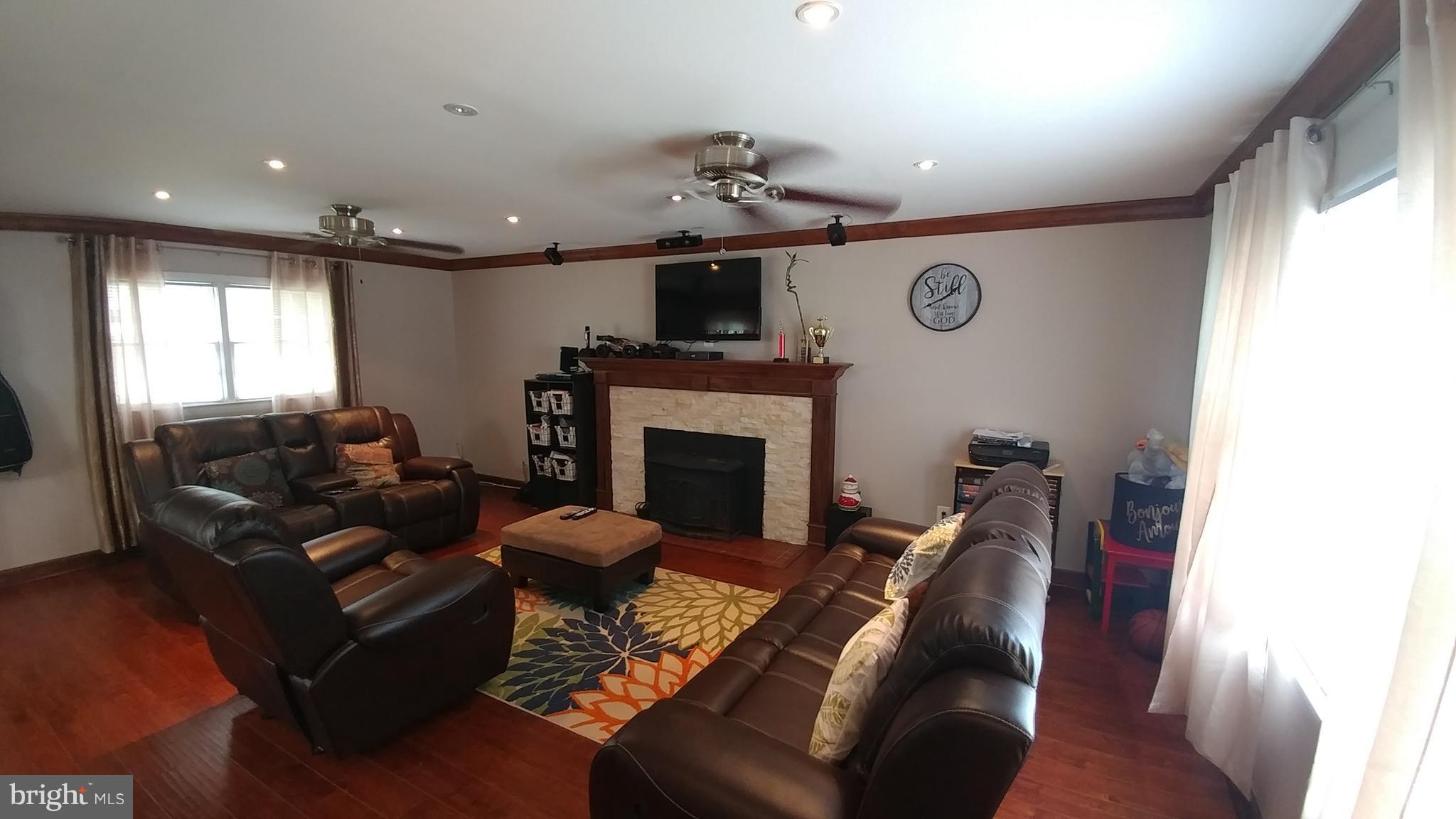 6721 Amherst Road Bryans Road, MD 20616 - Photo 4 of 29 Family Room
