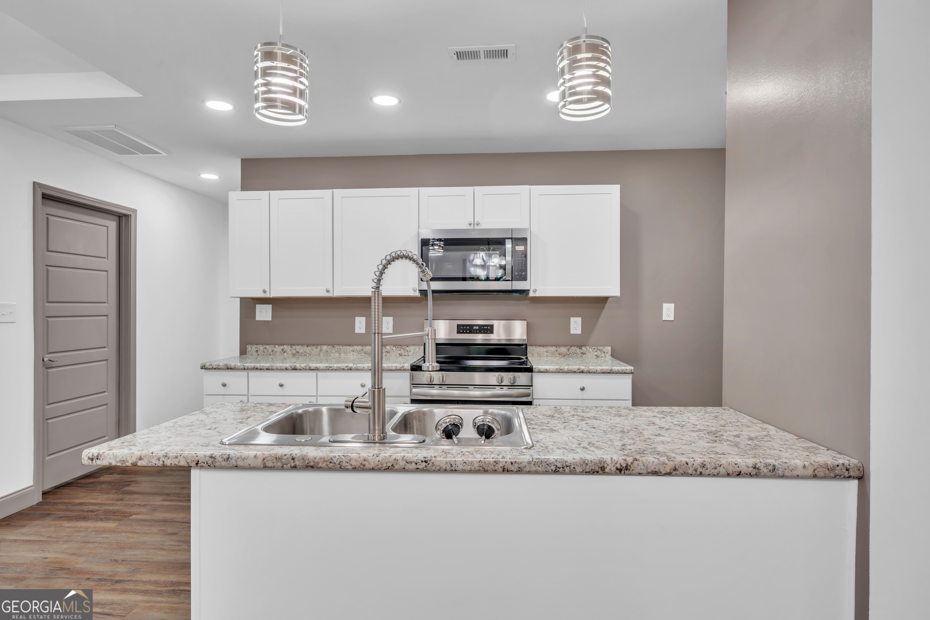 120 Dewey Street Warner Robins, GA 31093 - Photo 11 of 34